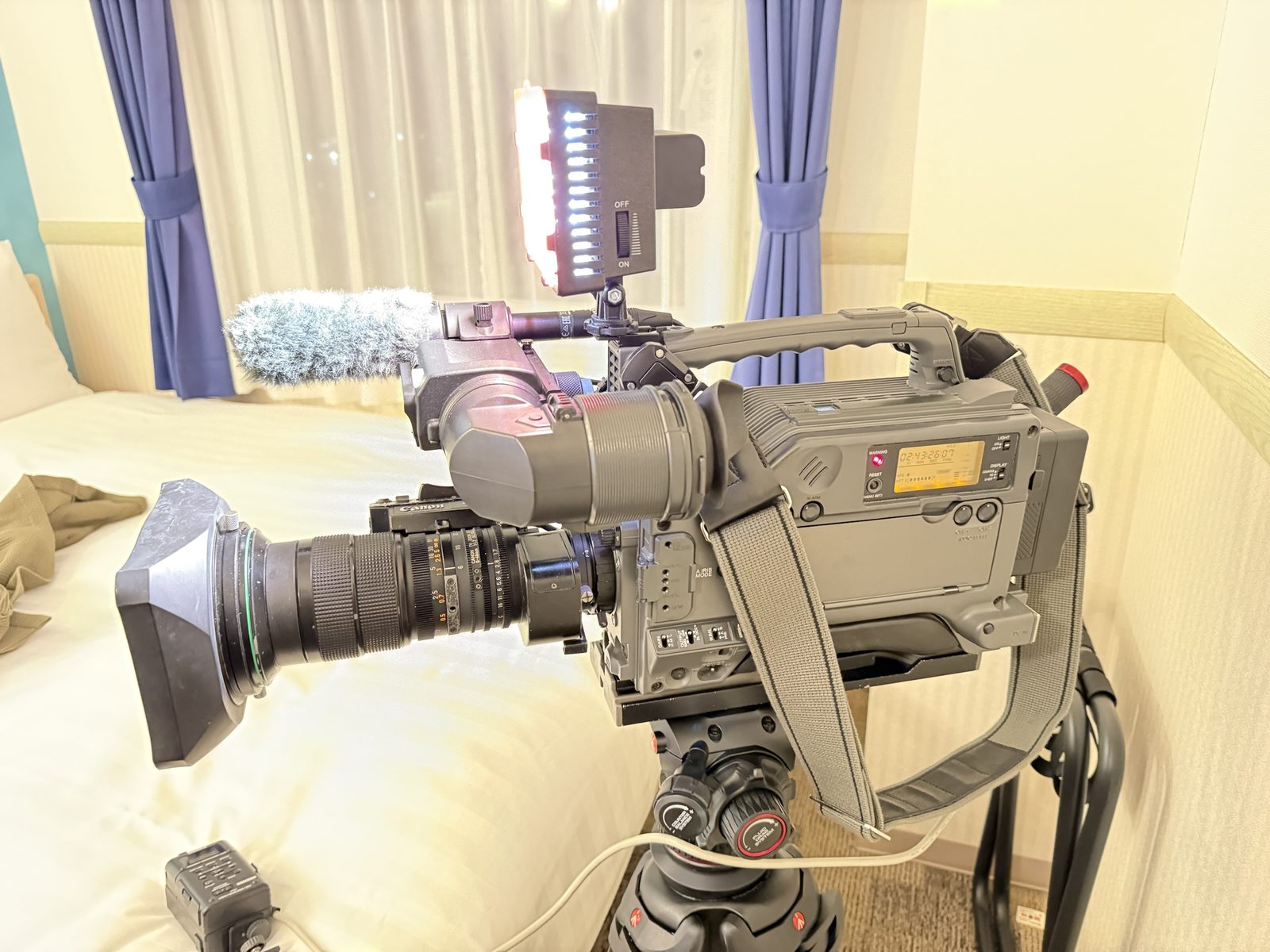 SONY DVCAM ショルダー機とLED照明のセットアップ